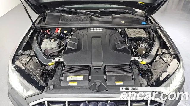 Audi Q7 2021 thumb 6