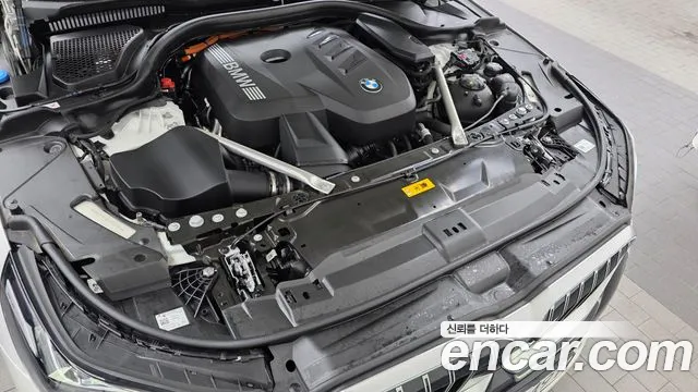 BMW 5-Series 2025 thumb 6