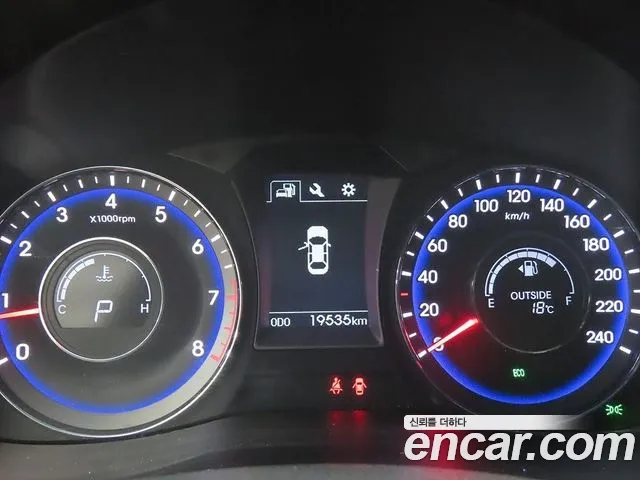 Hyundai i40 2015 thumb 8