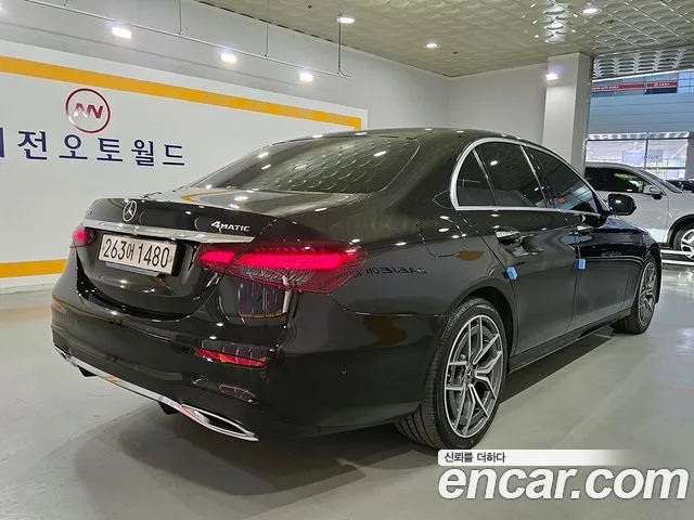 Mercedes-Benz E-Класс 2023 thumb 3