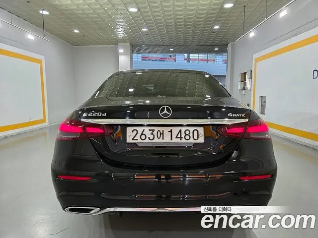 Mercedes-Benz E-Класс 2023 thumb 4