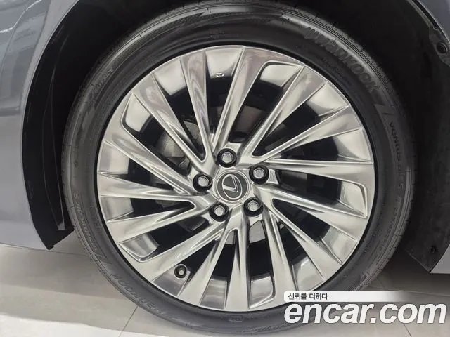 Lexus ES 2023 thumb 5