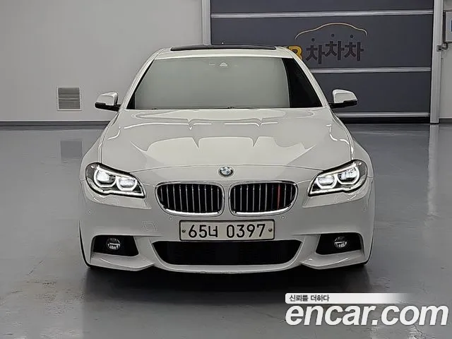 BMW 5-Series 2016 thumb 2