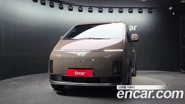 Hyundai Staria 2026 thumb 2
