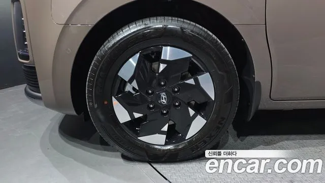 Hyundai Staria 2026 thumb 4