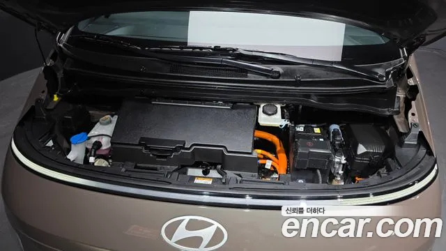 Hyundai Staria 2026 thumb 5