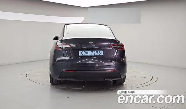 Tesla Model Y 2025 thumb 5