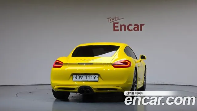 Porsche Cayman GT4 2015 thumb 3