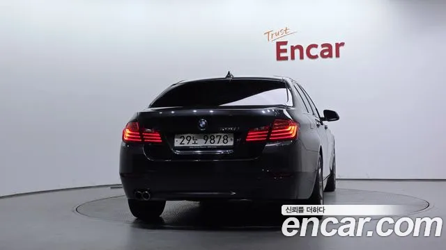 BMW 5-Series 2014 thumb 4