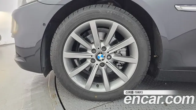 BMW 5-Series 2014 thumb 5