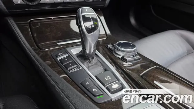 BMW 5-Series 2014 thumb 9