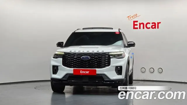 Ford Explorer 2024 thumb 3