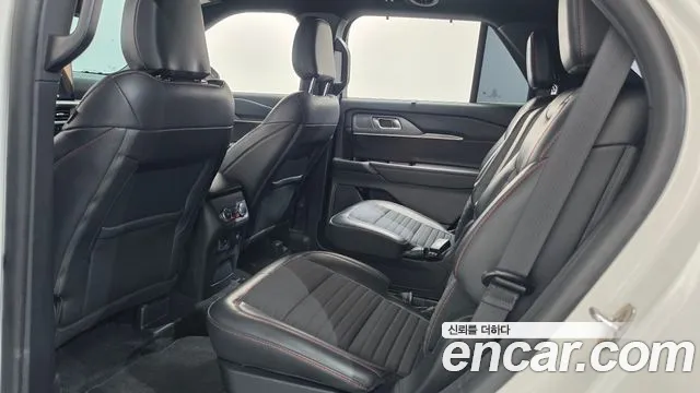Ford Explorer 2024 thumb 11