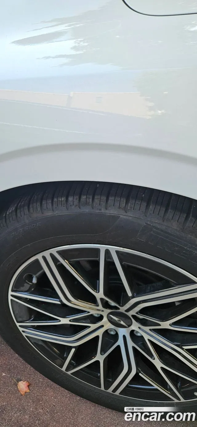 Genesis G90 2022 thumb 2