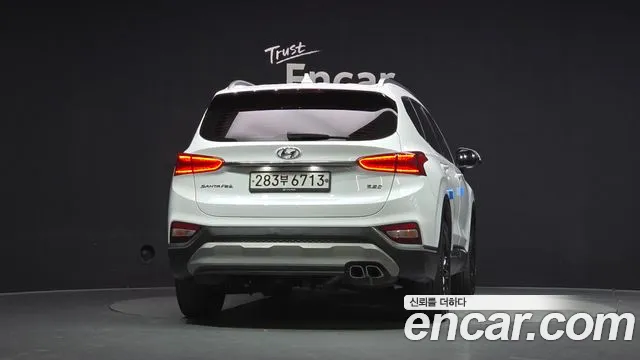 Hyundai Santa Fe 2018 thumb 4