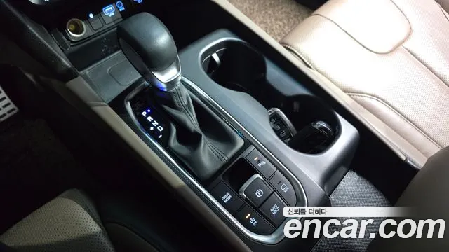 Hyundai Santa Fe 2018 thumb 9