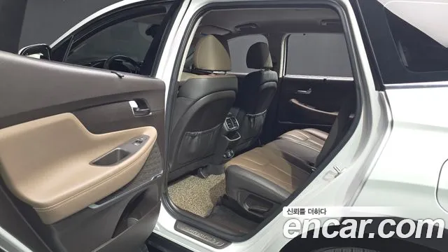 Hyundai Santa Fe 2018 thumb 11