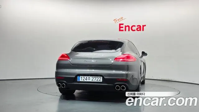 Porsche Panamera 2014 thumb 4