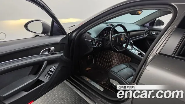 Porsche Panamera 2014 thumb 10