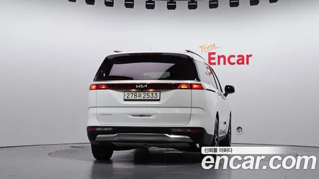 Kia Carnival 2023 thumb 3