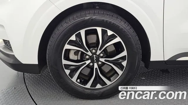 Kia Carnival 2023 thumb 4