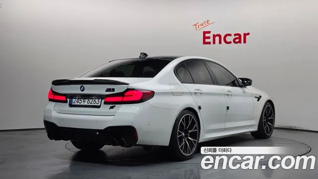BMW M5 2023 thumb 2