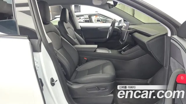 Tesla Model Y 2025 thumb 11