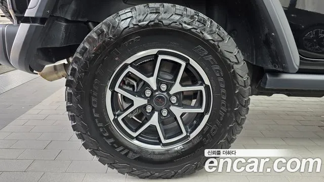 Jeep Wrangler 2024 thumb 5