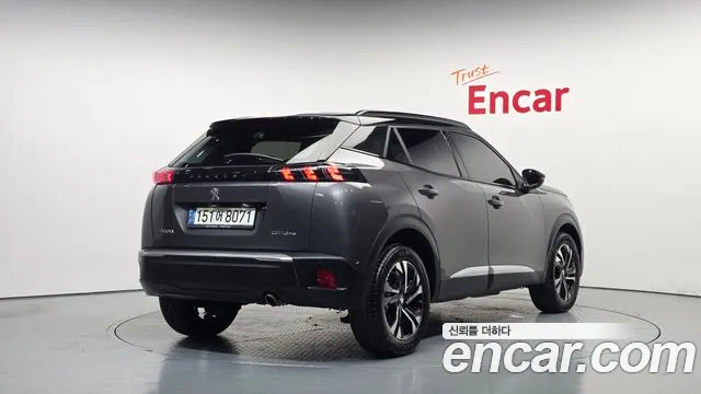 Peugeot 2008 2021 thumb 2