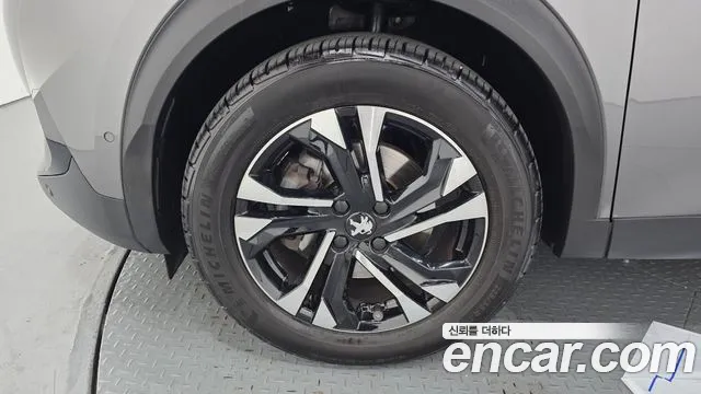 Peugeot 2008 2021 thumb 5