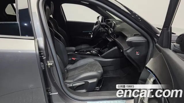 Peugeot 2008 2021 thumb 11