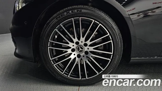 Mercedes-Benz C-Класс 2024 thumb 4