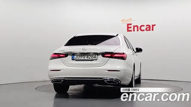 Mercedes-Benz E-Класс 2022 thumb 4