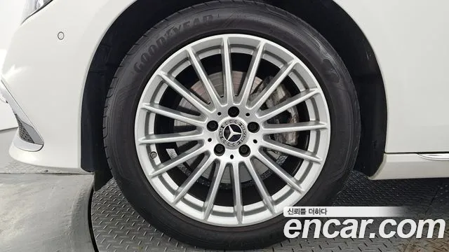 Mercedes-Benz E-Класс 2022 thumb 5