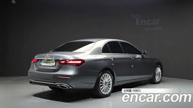 Mercedes-Benz E-Класс 2022 thumb 2