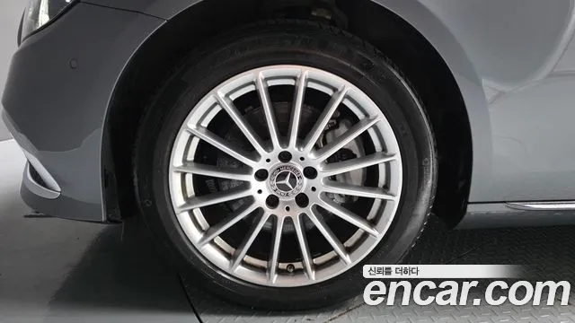 Mercedes-Benz E-Класс 2022 thumb 5