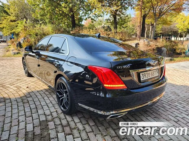 Genesis G90 2017 thumb 4