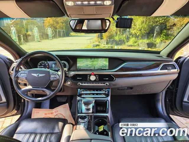 Genesis G90 2017 thumb 9