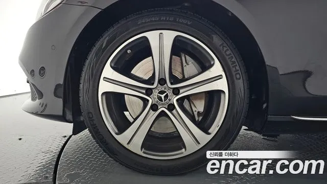 Mercedes-Benz E-Класс 2019 thumb 4