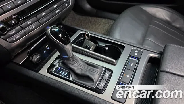 Hyundai Genesis 2016 thumb 9