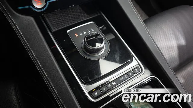 Jaguar F-Pace 2017 thumb 9