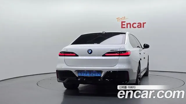 BMW i7 2025 thumb 4