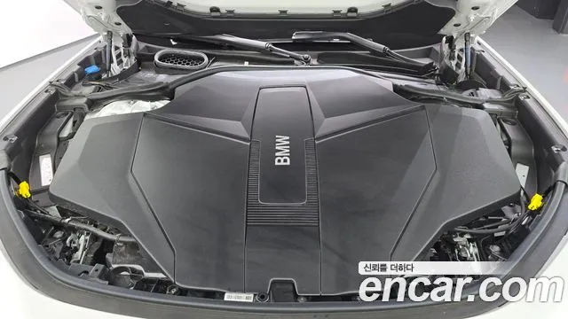 BMW i7 2025 thumb 6
