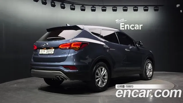 Hyundai Santa Fe 2017 thumb 2