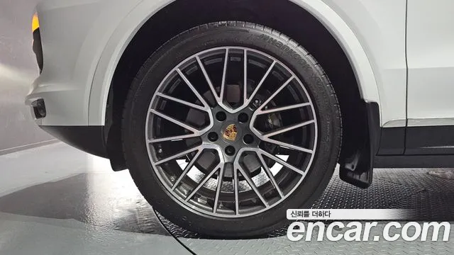 Porsche Cayenne 2019 thumb 5