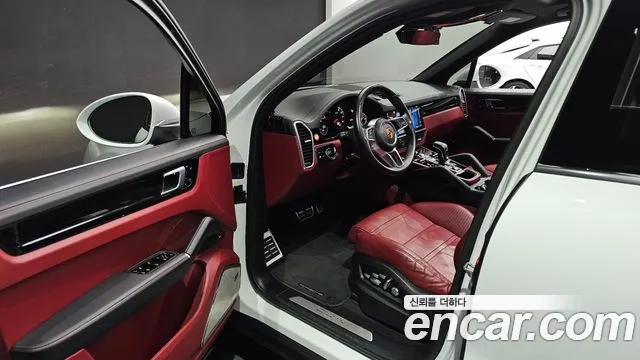 Porsche Cayenne 2019 thumb 10
