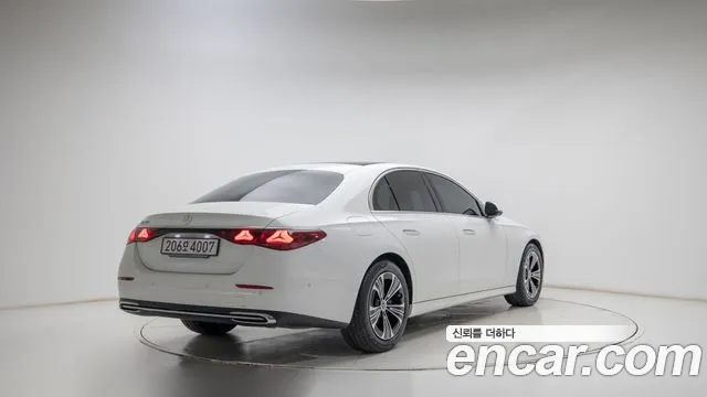 Mercedes-Benz E-Класс 2025 thumb 2