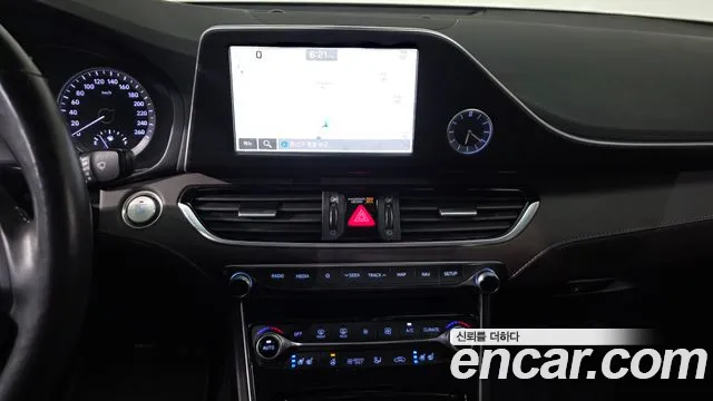 Hyundai Grandeur 2017 thumb 12