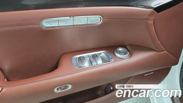 Genesis G90 2023 thumb 12