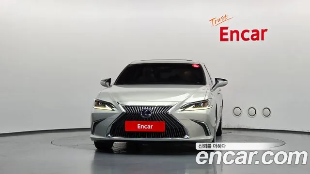 Lexus ES 2018 thumb 3